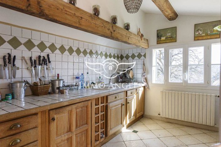 Image No.10-6 Bed House for sale