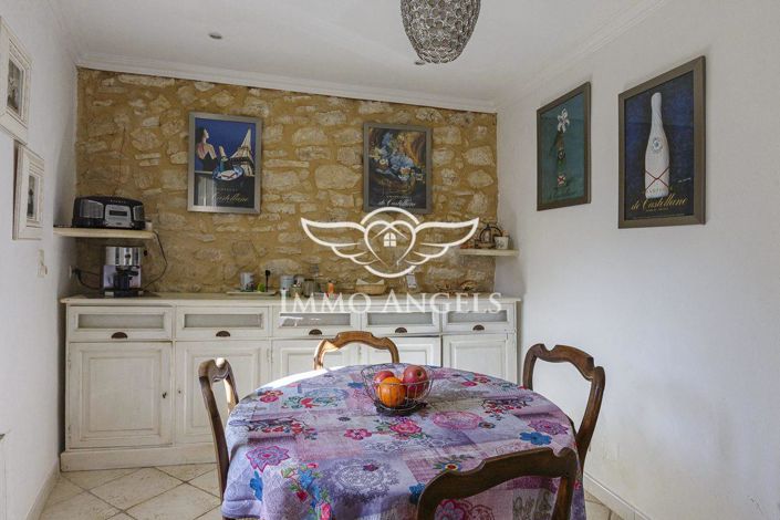 Image No.11-6 Bed House for sale