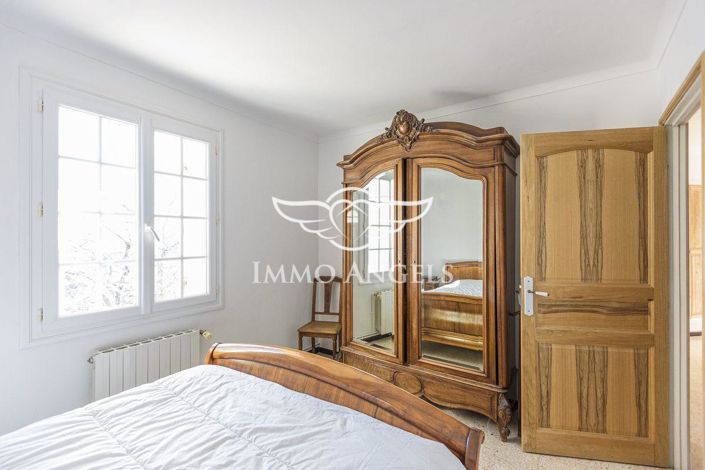 Image No.22-6 Bed House for sale