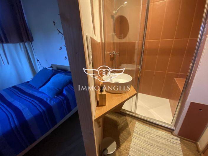 Image No.18-8 Bed House for sale