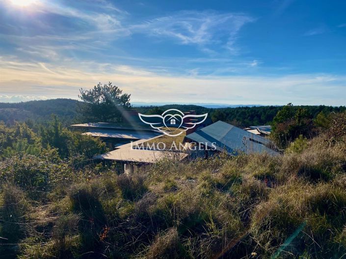 Image No.19-8 Bed House for sale