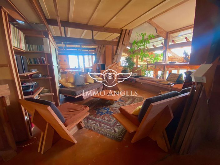 Image No.20-8 Bed House for sale