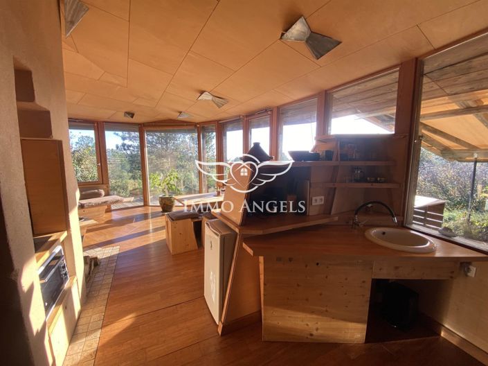 Image No.9-8 Bed House for sale