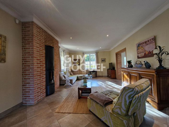 Image No.2-5 Bed House for sale