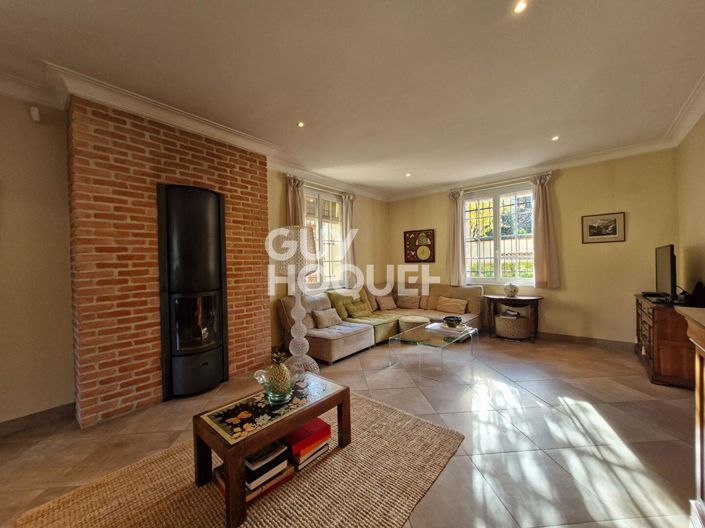 Image No.3-5 Bed House for sale