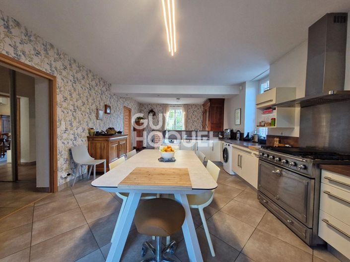 Image No.5-5 Bed House for sale