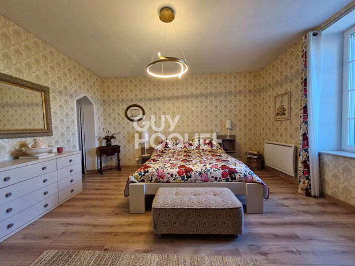 Image No.7-5 Bed House for sale