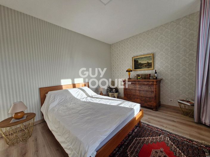 Image No.9-5 Bed House for sale