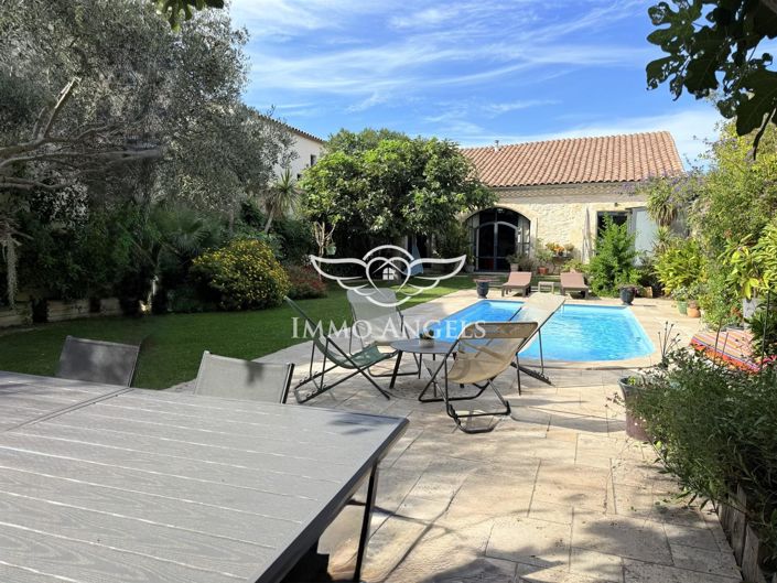 Image No.3-5 Bed House for sale