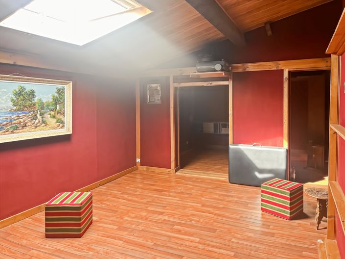 Image No.11-4 Bed House for sale