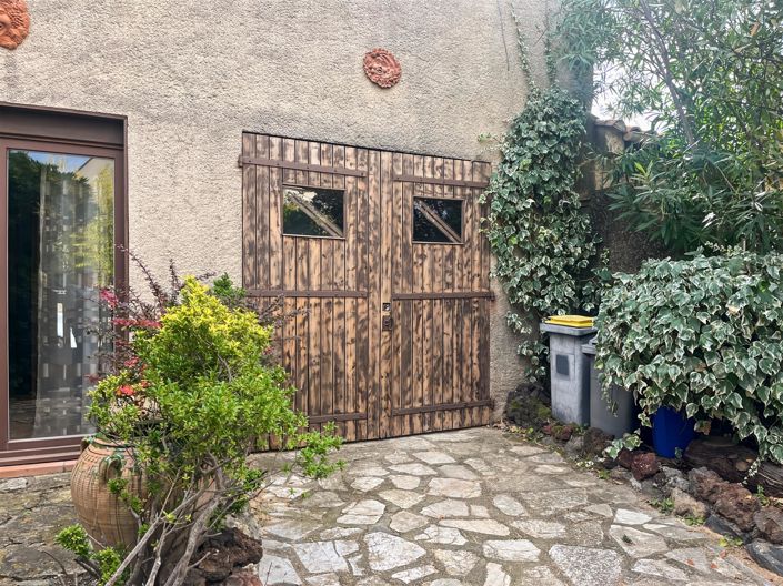 Image No.2-4 Bed House for sale