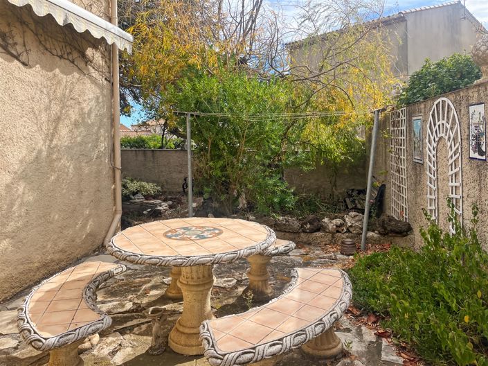 Image No.26-4 Bed House for sale