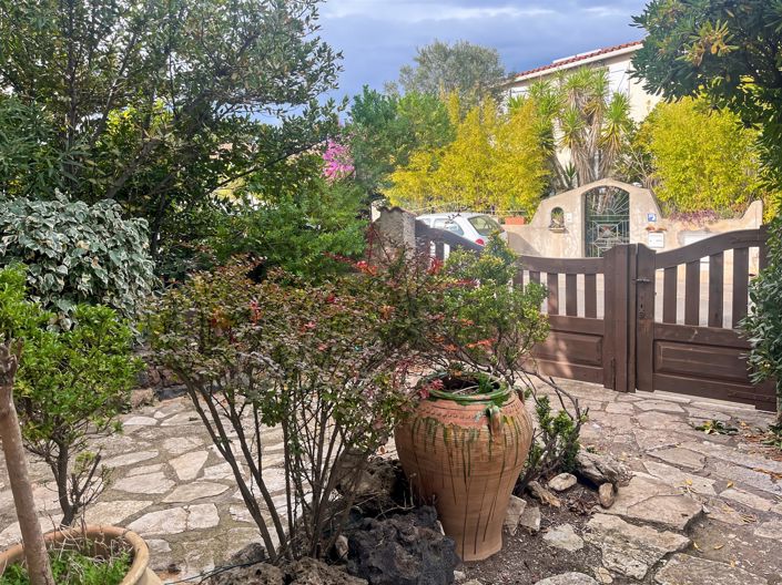 Image No.3-4 Bed House for sale