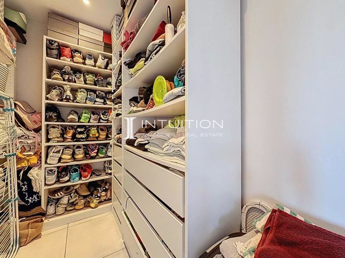 Image No.10-1 Bed Apartment for sale