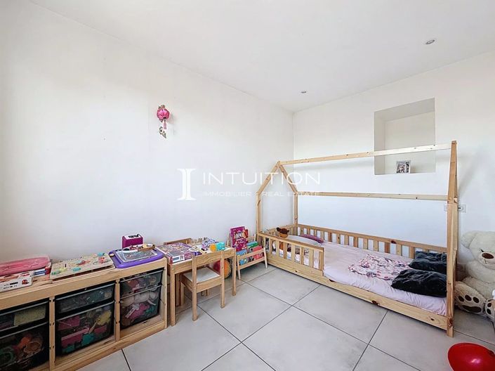 Image No.9-1 Bed Apartment for sale