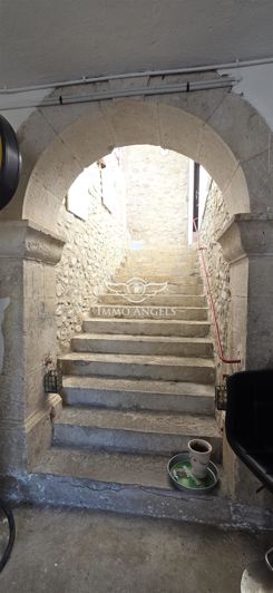 Image No.18-8 Bed House for sale