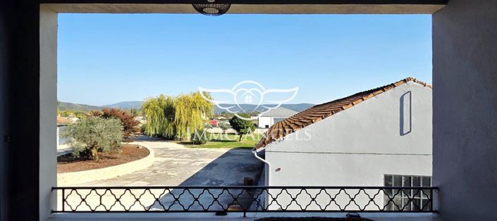 Image No.19-8 Bed House for sale