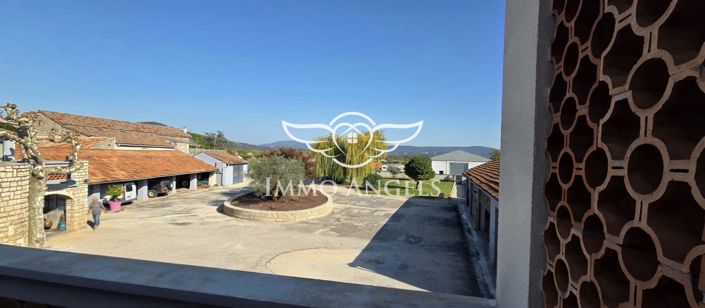 Image No.2-8 Bed House for sale