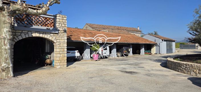 Image No.24-8 Bed House for sale