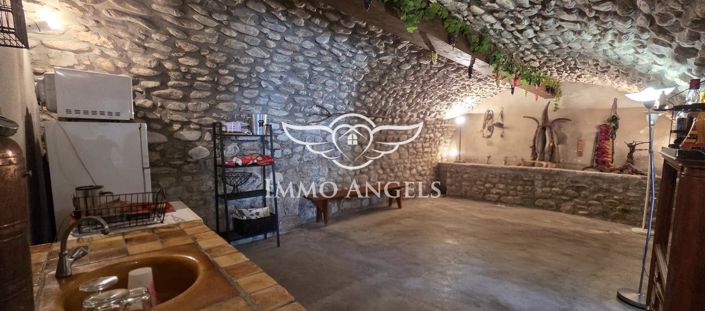 Image No.27-8 Bed House for sale