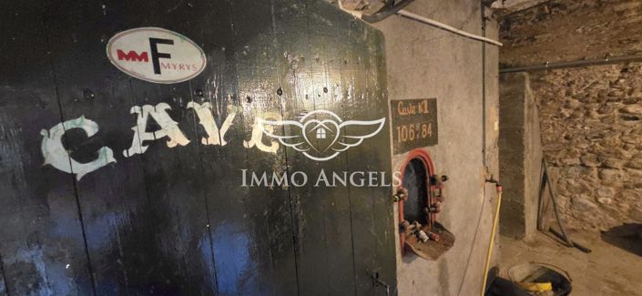 Image No.28-8 Bed House for sale