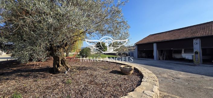 Image No.3-8 Bed House for sale