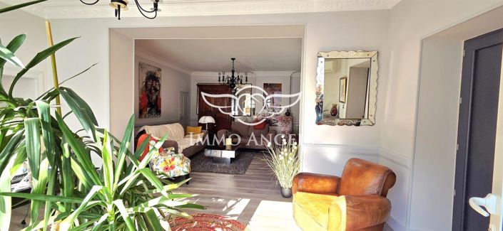 Image No.5-8 Bed House for sale