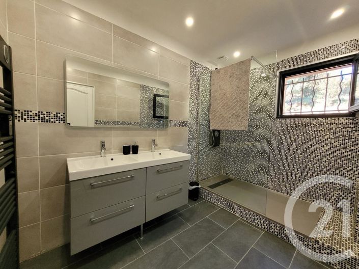 Image No.17-4 Bed House for sale