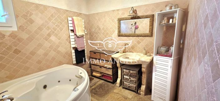 Image No.30-5 Bed House for sale