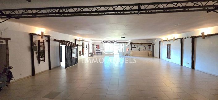 Image No.8-5 Bed House for sale