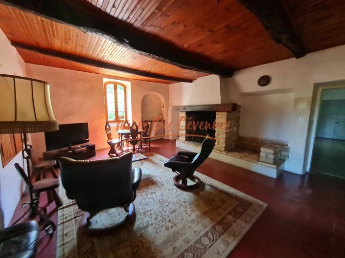 Image No.10-5 Bed House for sale