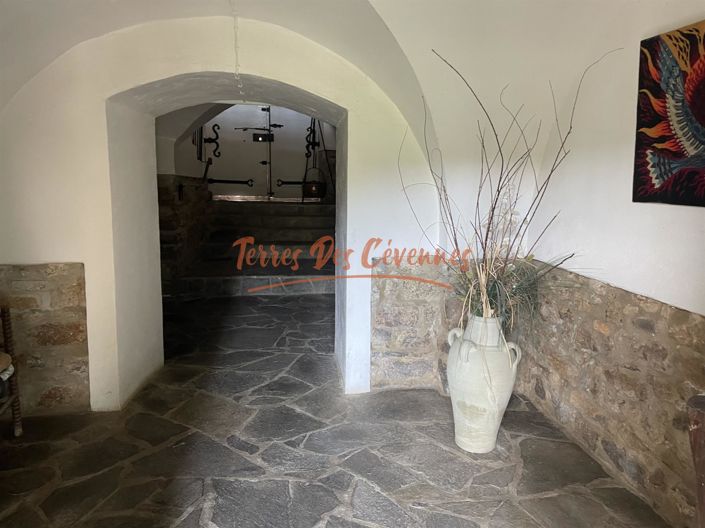 Image No.3-5 Bed House for sale