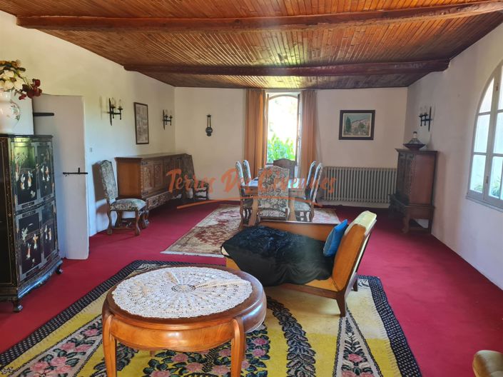 Image No.8-5 Bed House for sale