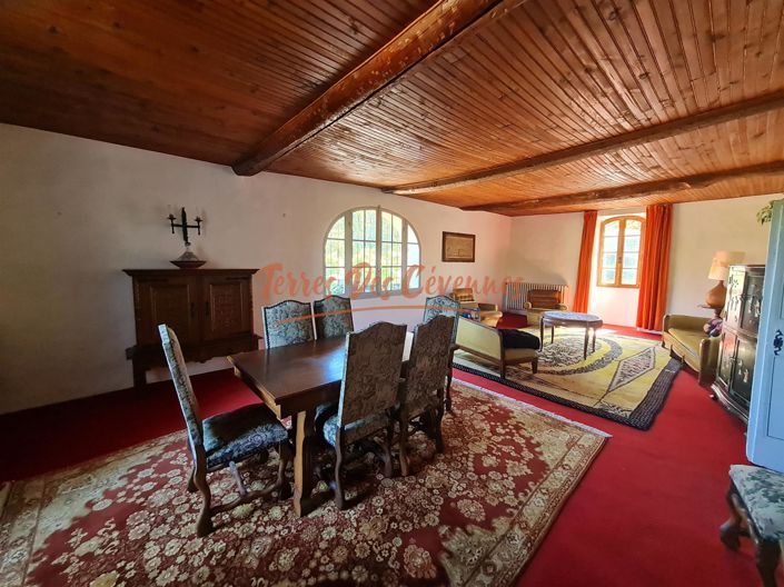 Image No.9-5 Bed House for sale