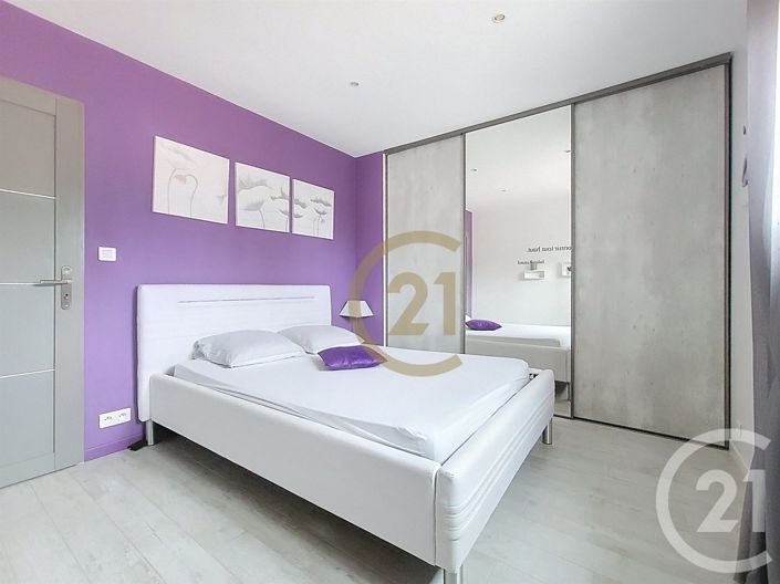 Image No.15-3 Bed House for sale