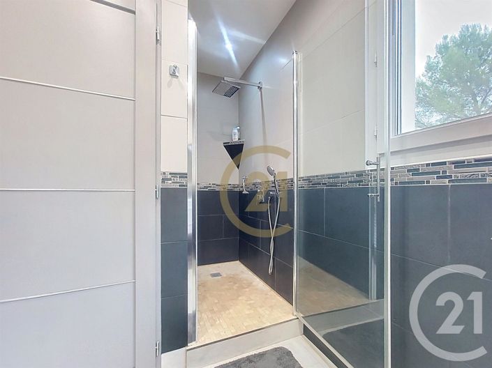 Image No.18-3 Bed House for sale