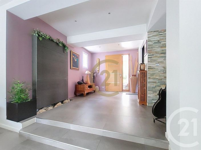 Image No.2-3 Bed House for sale