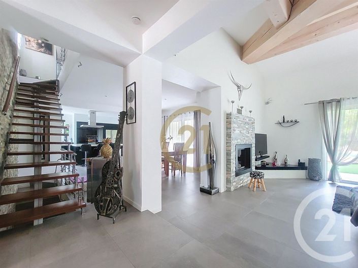 Image No.3-3 Bed House for sale