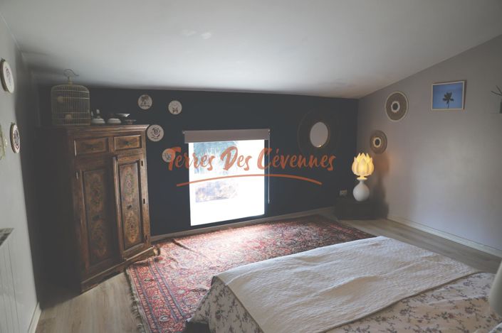 Image No.5-5 Bed House for sale