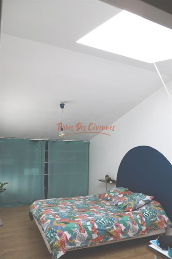 Image No.8-5 Bed House for sale