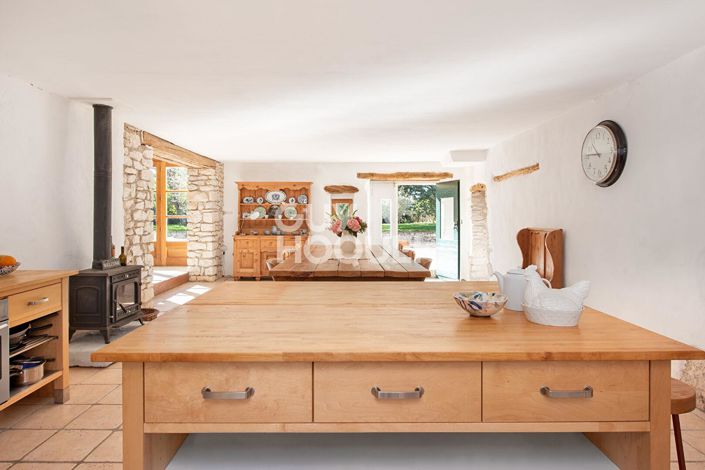 Image No.4-7 Bed House for sale