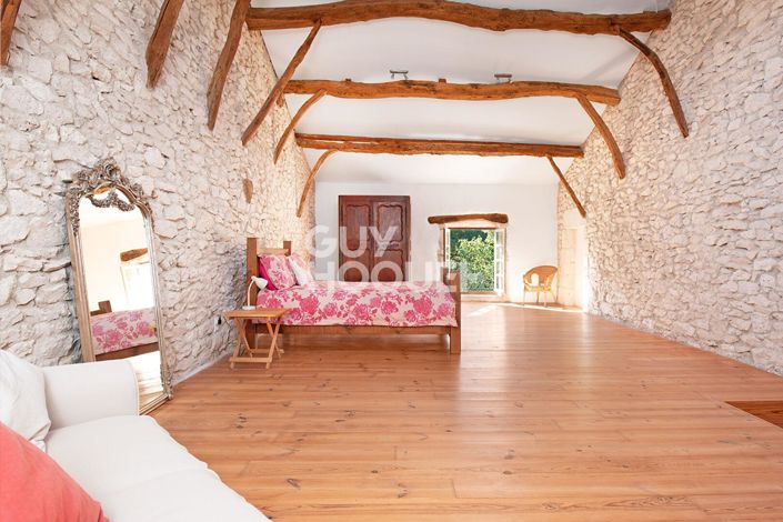 Image No.7-7 Bed House for sale