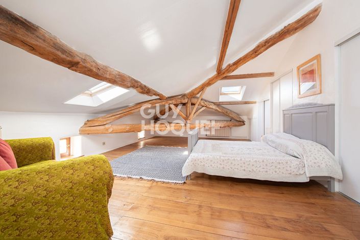 Image No.8-7 Bed House for sale