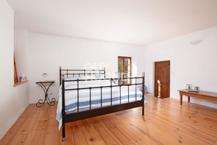 Image No.9-7 Bed House for sale