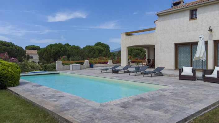 Image No.3-Propriété de 8 chambres à vendre à Saint-Florent