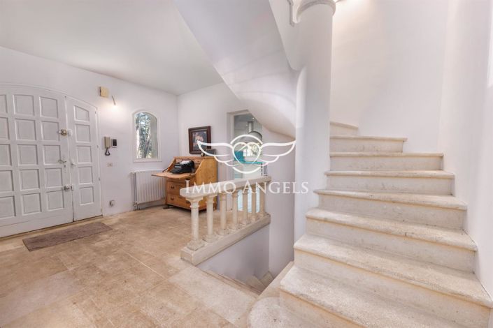 Image No.4-5 Bed House for sale