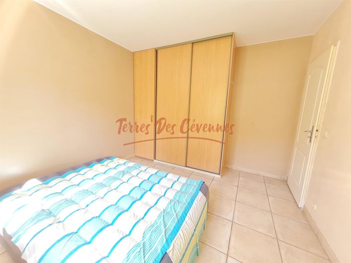 Image No.10-3 Bed House for sale