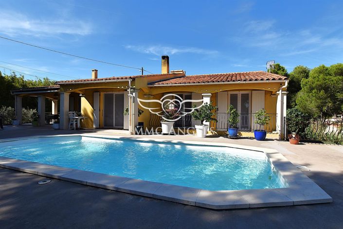 Image No.8-5 Bed Property for sale