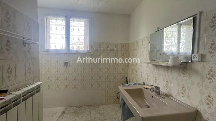 Image No.17-5 Bed House for sale