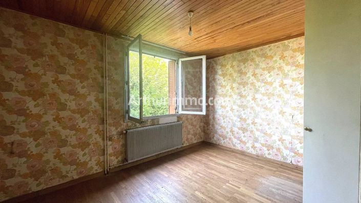 Image No.19-5 Bed House for sale